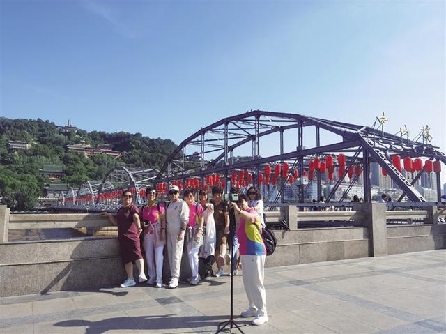 从“走马观花”到“慢享深游” 新“银发族”重塑旅游市场