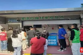 展现为民服务“温度”！常熟市董浜镇开展“指尖垃圾分类，心间文明提升”行动图片