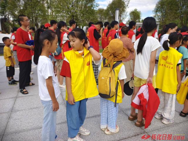 福地怀化 懂你如家｜300名志愿者健步迎旅发