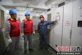 山西翼城：电力人员为供暖设备“体检” 确保民众温暖过冬图片