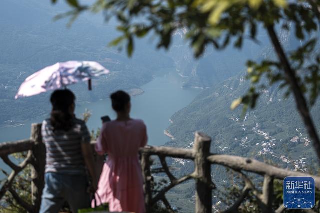 湖北恩施：山水秘境，避暑天堂
