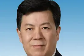 独家丨《金融时报》记者专访中国人民保险集团党委书记、董事长王廷科图片