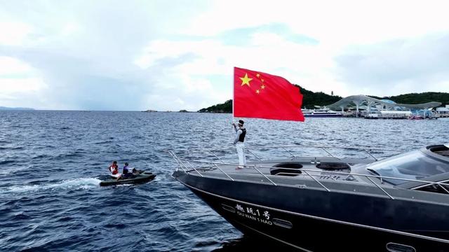 今天，在三亚“花式”表白祖国！