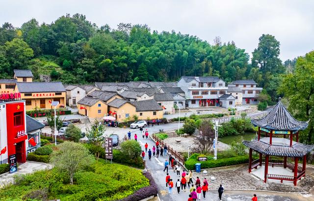 安徽金寨大湾村：从“贫中之贫”到一年迎客70万的4A景区