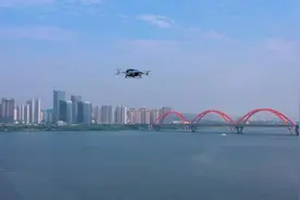 就在今天！飞行汽车亮相长沙，4分钟飞越湘江！图片