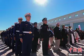 西藏自治区里孜口岸正式开通图片