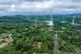 我国首次特高压交直流工程同时跨线施工图片