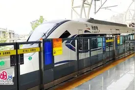 穿越时光的脉动：成灌铁路旅客破亿人次图片