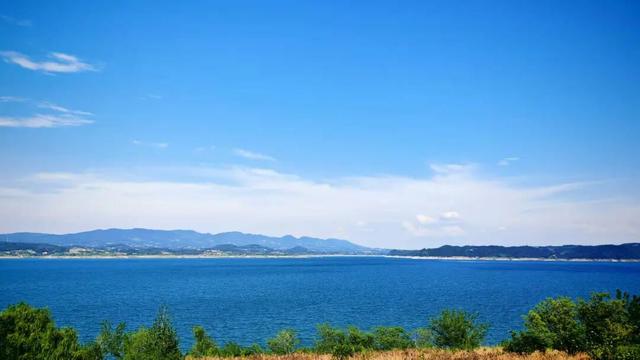 看，丹江口水库中央这幅“水墨长卷”！