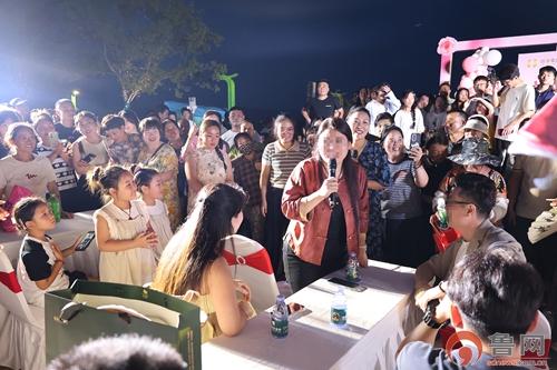 青年交友邂逅网红经济 滕州龙阳镇望湖公园上演秋日浪漫