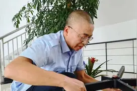 高速收费站水电工的“奔跑”人生：扎实迈好每一步图片