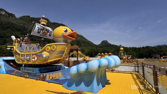 探访贵州“清凉”新地标 ，黄果树×B.Duck国际IP漂流乐园