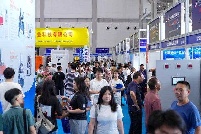 机床“硬核”比拼、机器人吸睛！2025中部（株洲）国际工业博览会开幕