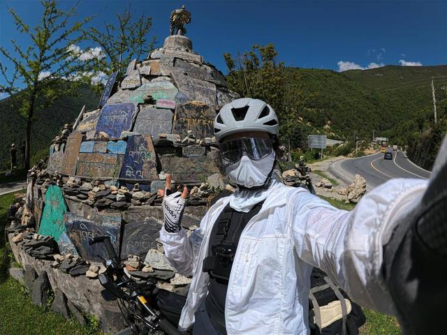 打工筹措旅行费  湖北女生23天骑行川藏线体验雪域大美