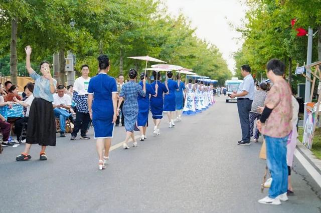 8天长假金山太火爆，130万人次涌入