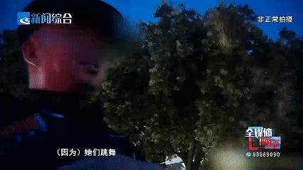 浙江一5A级景区门口，广场舞大军占了一半，游客：晚间拍照和通行都受影响