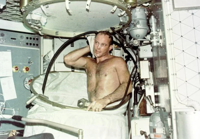 宇航员如何在太空解决生理需求