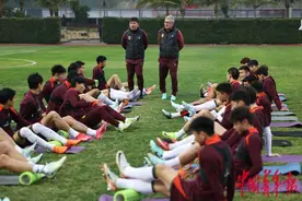 国足在海口集训 力争获得美加墨世界杯出线权图片
