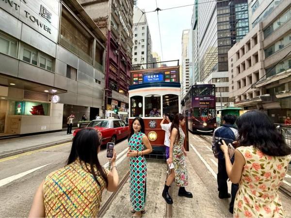 百年“叮叮车”穿城过！记者香港沉浸式体验“不一样”的流动城市文化博物馆