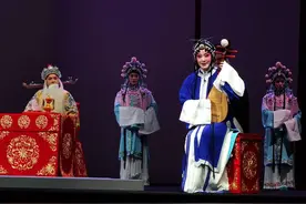 原汁原味”又“与时俱进” 复排大戏《秦香莲》在杭州首演图片