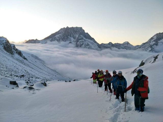 阿坝黑水：三奥雪山以“登山经济”助力乡村振兴