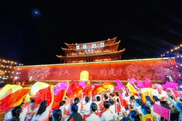 国庆首日，红河州登上央视，活动火热出圈