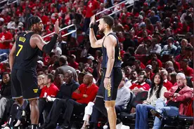 库里22+10希尔德33分 勇士4-3淘汰火箭晋级图片