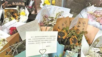 “孟德，吃药了！”00后开始追随“地下偶像”｜青春派