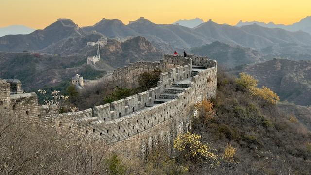 河北滦平：晚秋长城景如画