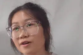 全网追的“扁担女孩”，找到了！图片