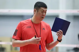 中国女排主帅赵勇发声图片