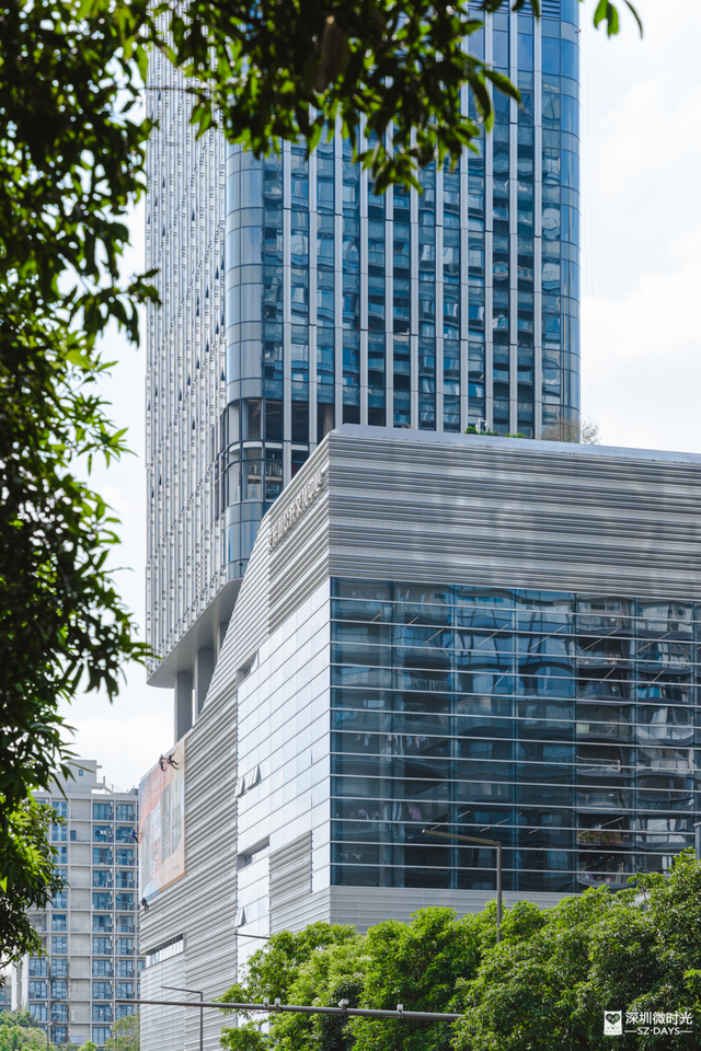 实拍揭秘！9层「垂直文化聚落」，福田新地标