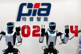 科创板上市公司均普智能董事长周兴宥：人形机器人市场空间或远大于汽车图片
