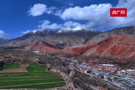 【发现春之美】青海贵德：春雪初晴后的拉脊山图片