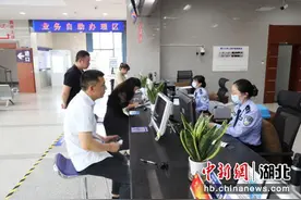 宜昌市车管所“五一”长假线上线下办理业务1万余笔图片