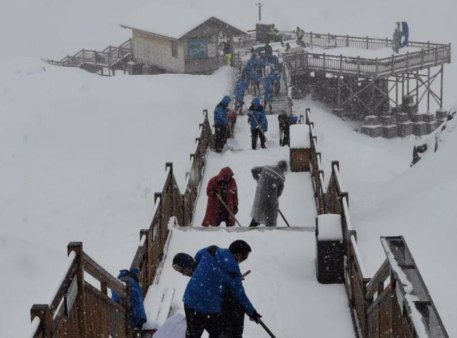 【丽江热点】白雪纷飞，快来丽江邂逅浪漫……