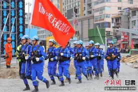 陇南蓝天救援队：逆行显担当 大爱写初心图片