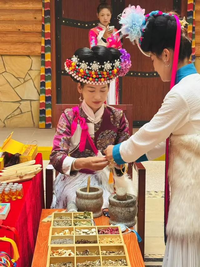 【跟着火把节游凉山】暑假去盐源赚翻了?神秘摩梭技艺敢来就敢送!