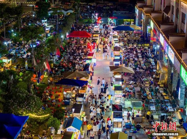 广西梧州：“烟火气”点燃夜市经济