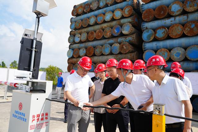水城公路管理局参加“公路坍塌快速应急管控体系技术研究”成果观摩