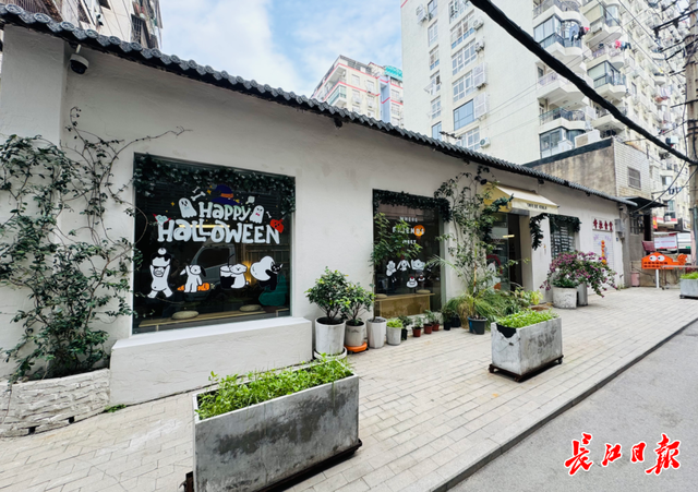 武昌三道街建起“漫步山道”，黄鹤楼观赏有了新机位