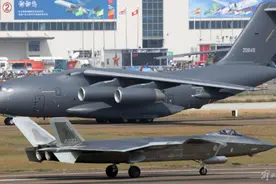 珠海航展热浪滚滚：歼10、歼20、歼35联袂献技图片