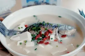养生鲫鱼汤图片