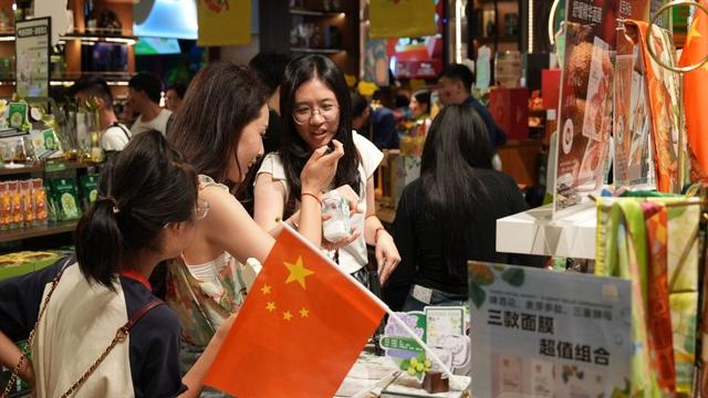 潮玩山海间，家国共此时！青岛双节文旅融合创新，位列国内热门长途游目的地Top10