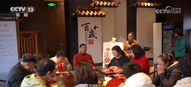 徒步、读诗、康养……“适老化”升级大有潜力 冬日银发文旅市场暖意融融