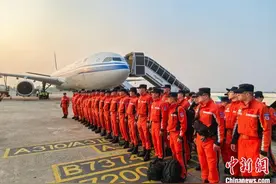 中国救援队已抵达缅甸图片