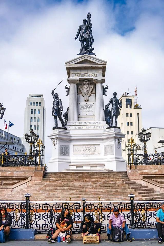 一眼沦陷！瓦尔帕莱索的涂鸦山城