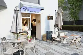 冬意渐浓，去这家“小而暖”的咖啡店坐坐吧图片