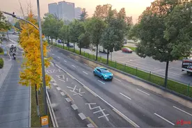 三环路公交车道非工作日取消限行首日，拥堵有缓解吗？记者探访→图片