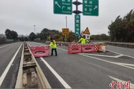 路面温度零下1.9摄氏度！京珠北高速部分路段因结冰封闭图片